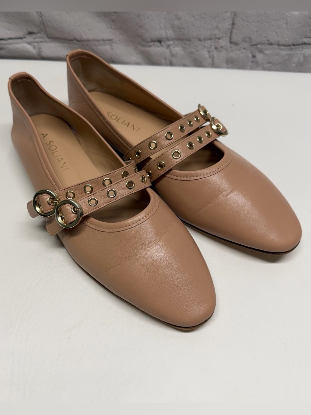 A.SOLOANI Nude Tan Leather Mary Jane Flats with Gold Stud Strap Sz 38 Us 7.5